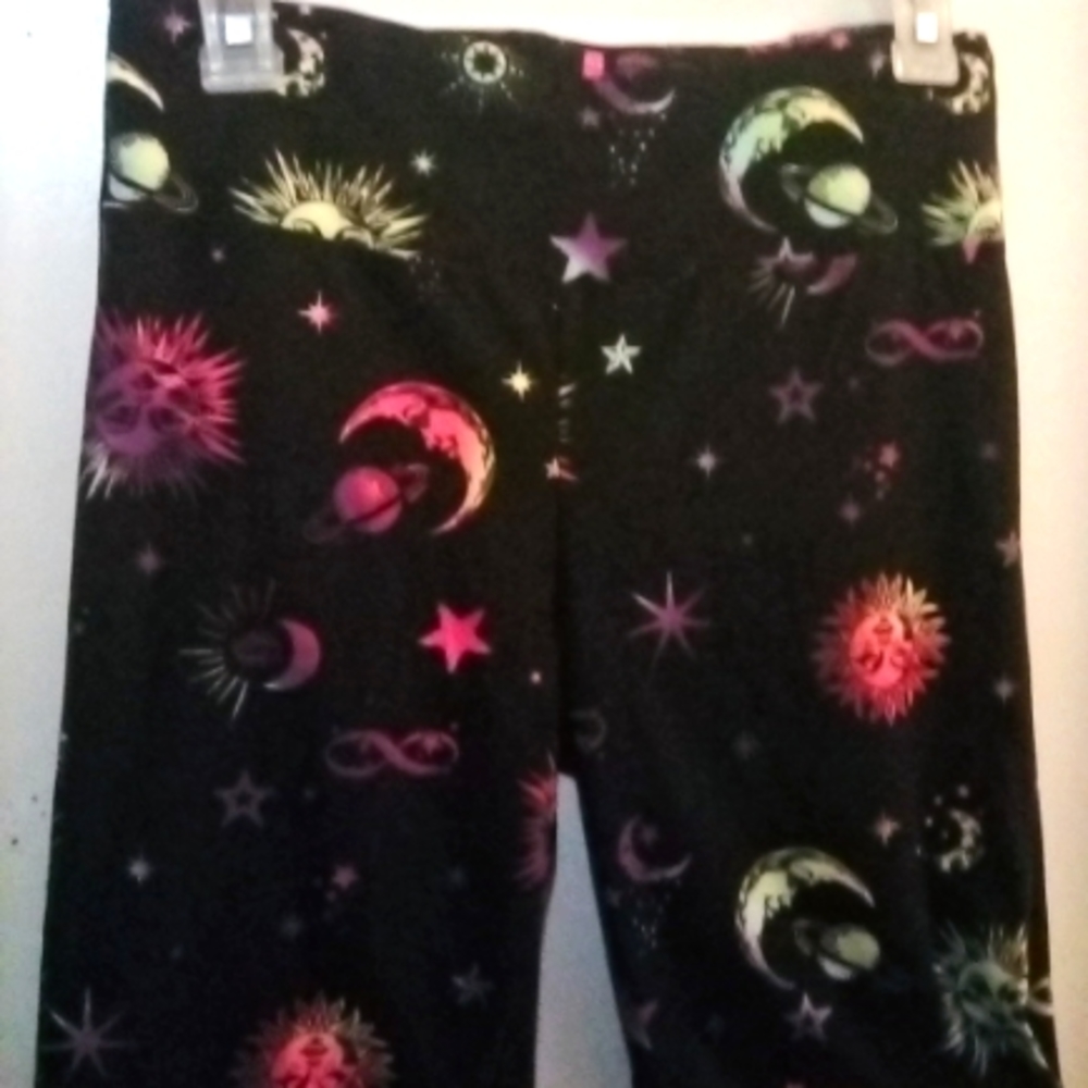 No Boundaries Leggings Sun and Moon Print